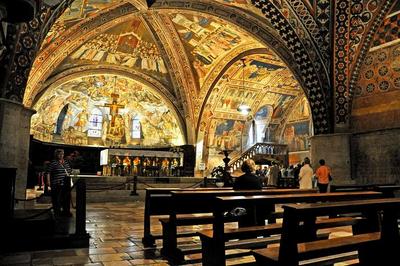 Overview of the paintings in the Lower Church
Photo by Di Dennis Jarvis - https://www.flickr.com/photos/archer10/5253562561, CC BY-SA 2.0, https://commons.wikimedia.org/w/index.php?curid=15816513