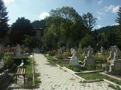 Detail of the interior court of the complex (Photo by Diether – CC-BY-SA 3.0).